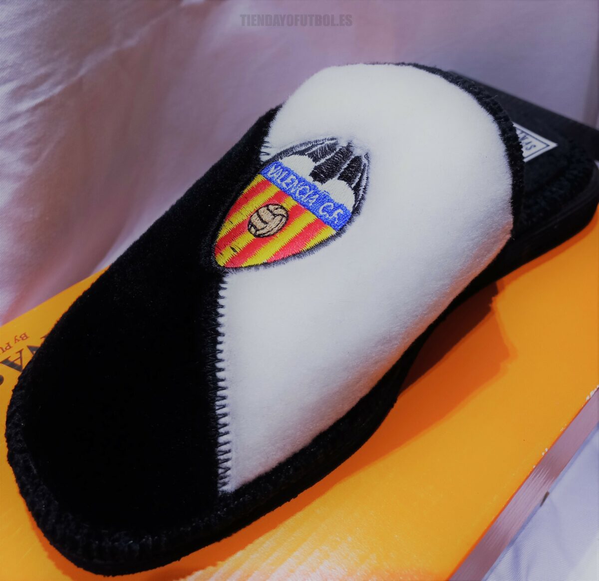 Zapatillas oficiales Valencia FC de casa