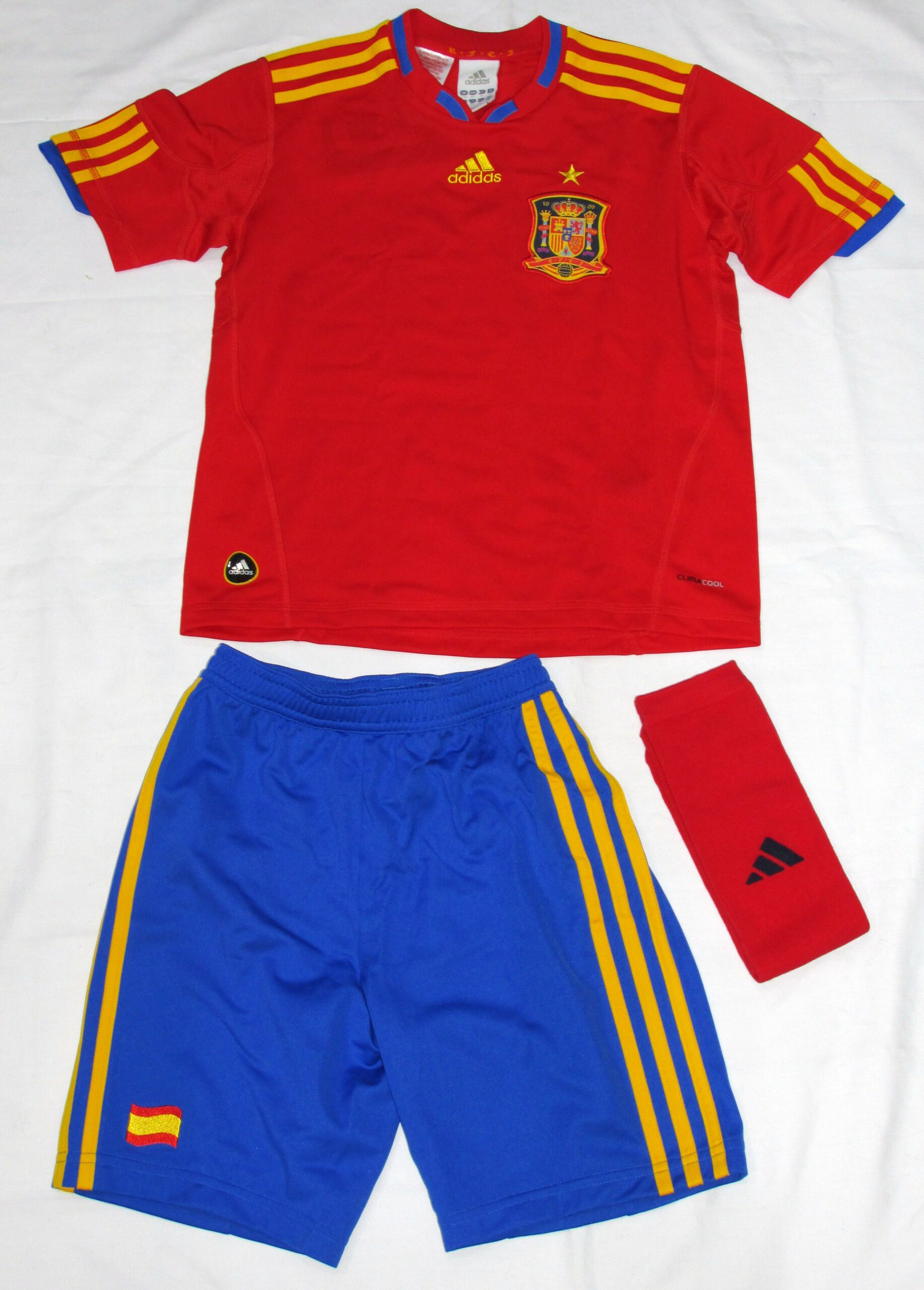 cigarro Capataz Más bien Mini Kit Rojo Selección España mundial 2010 Adidas - Tienda Yo Futbol