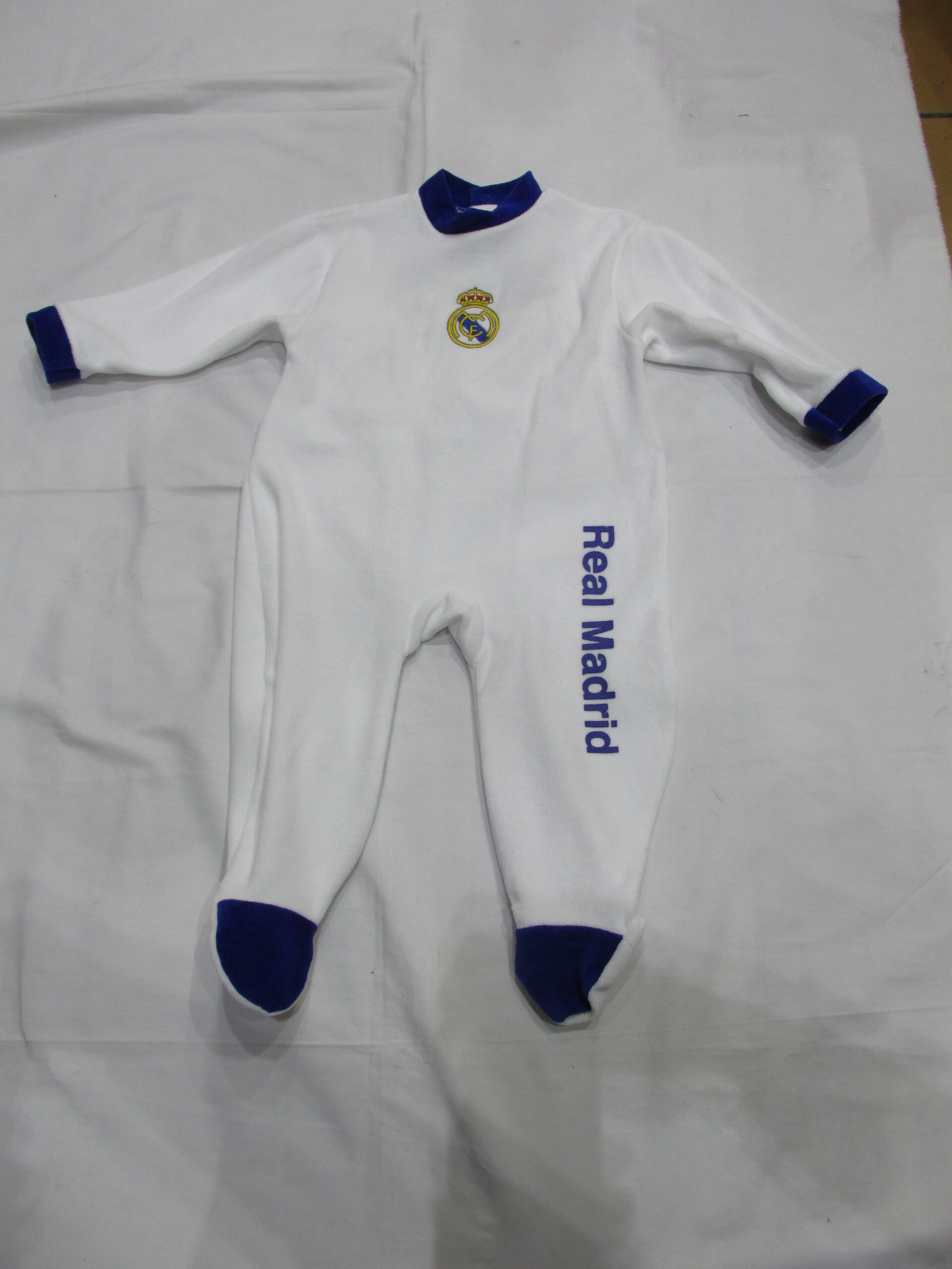 Pelele Real Madrid para bebé rosa